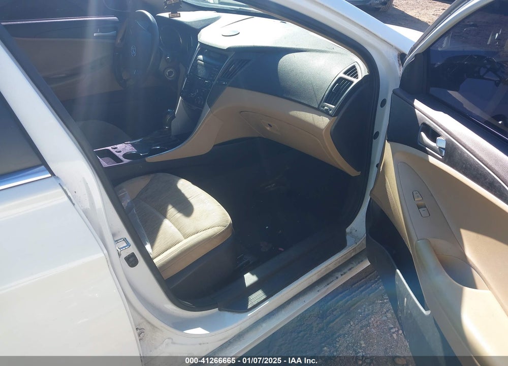 2013 HYUNDAI SONATA VIN: 5NPEB4AC1DH713644