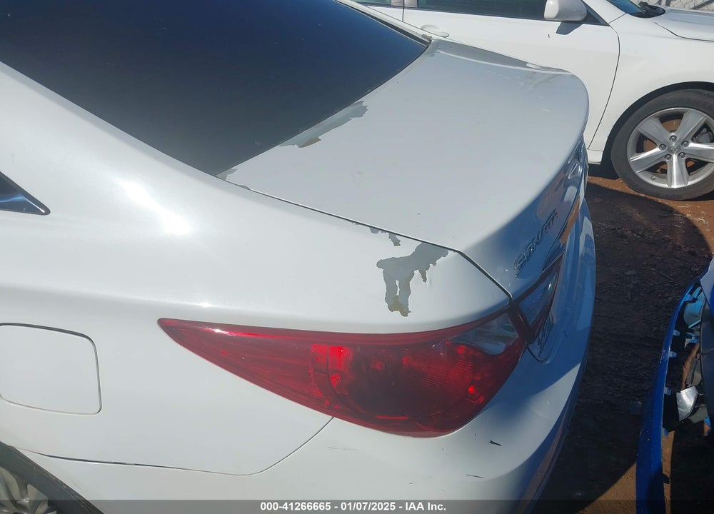 2013 HYUNDAI SONATA VIN: 5NPEB4AC1DH713644