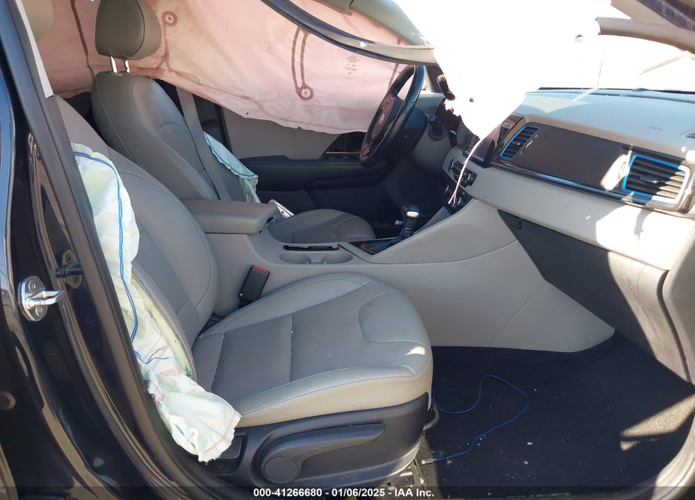 2019 KIA NIRO PLUG-IN HYBRID EX PREMIUM VIN: KNDCC3LD8K5327871