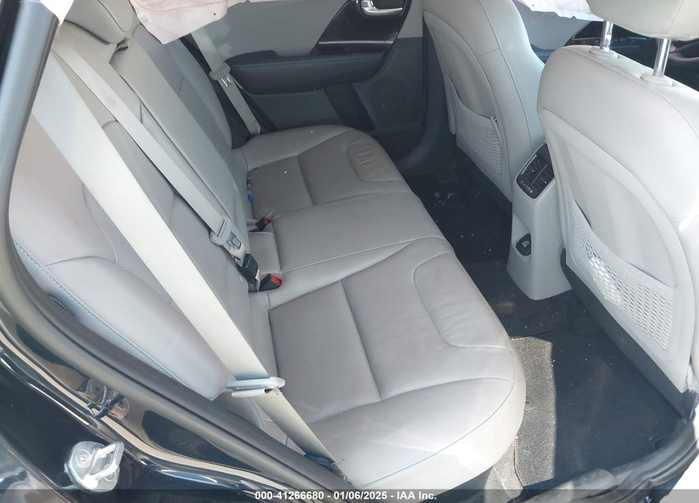 2019 KIA NIRO PLUG-IN HYBRID EX PREMIUM VIN: KNDCC3LD8K5327871