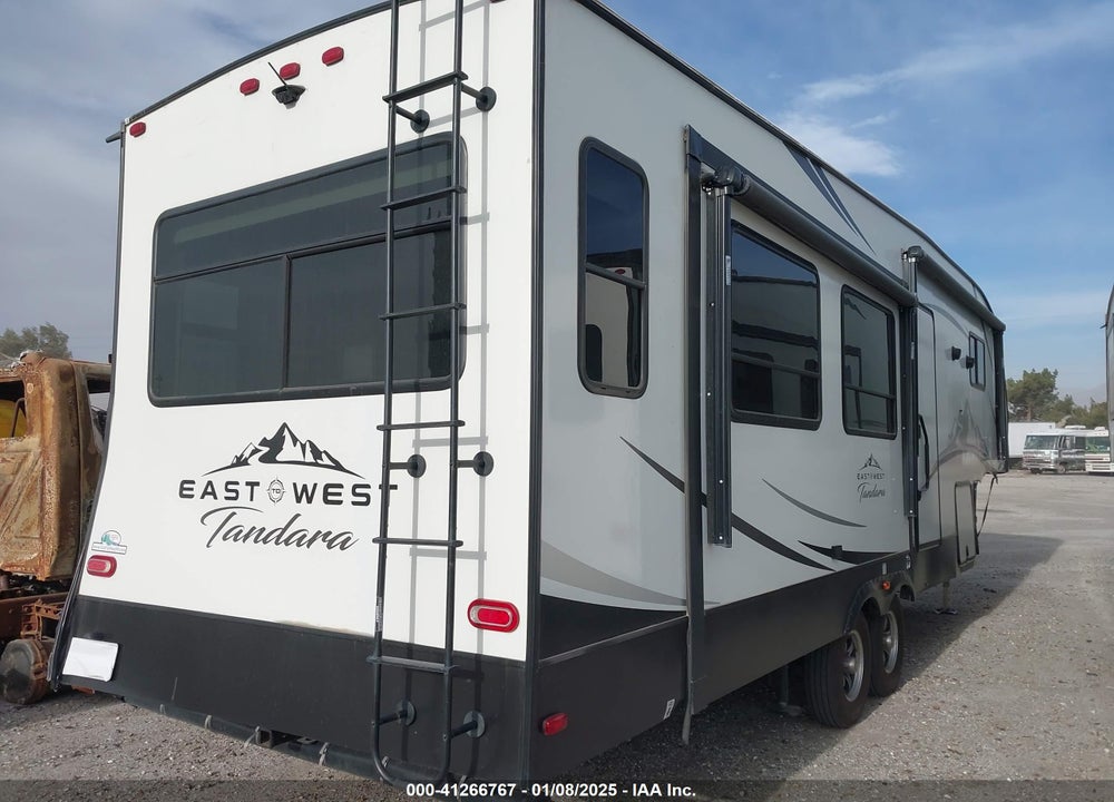 2021 EAST TO WEST TANDARA 285RL VIN: 5ZT3TDUB2M9010228