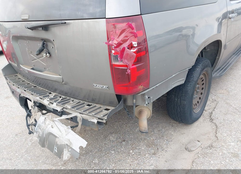 2007 CHEVROLET SUBURBAN 1500 LT VIN: 1GNFC16047J236158
