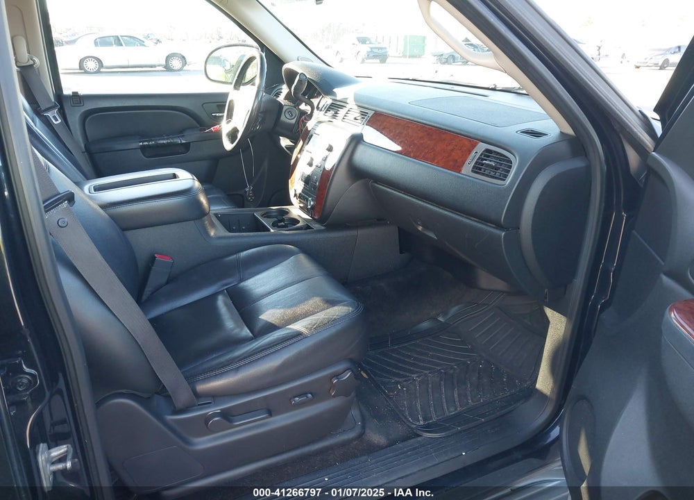 2012 CHEVROLET SUBURBAN 1500 LT VIN: 1GNSCJE05CR255765