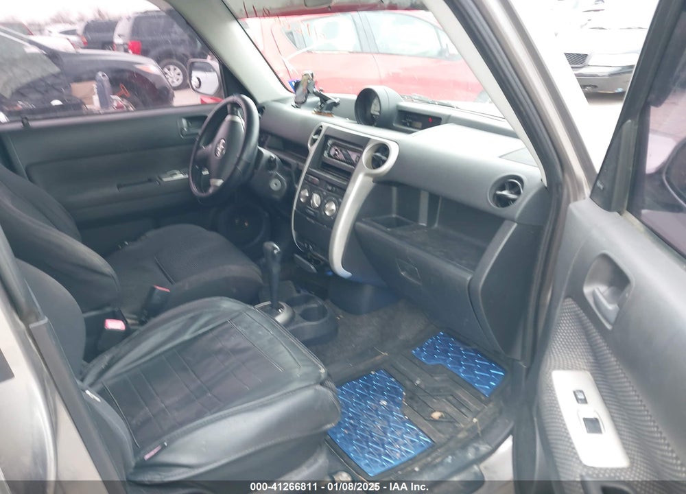 2004 SCION XB VIN: JTLKT324240166838