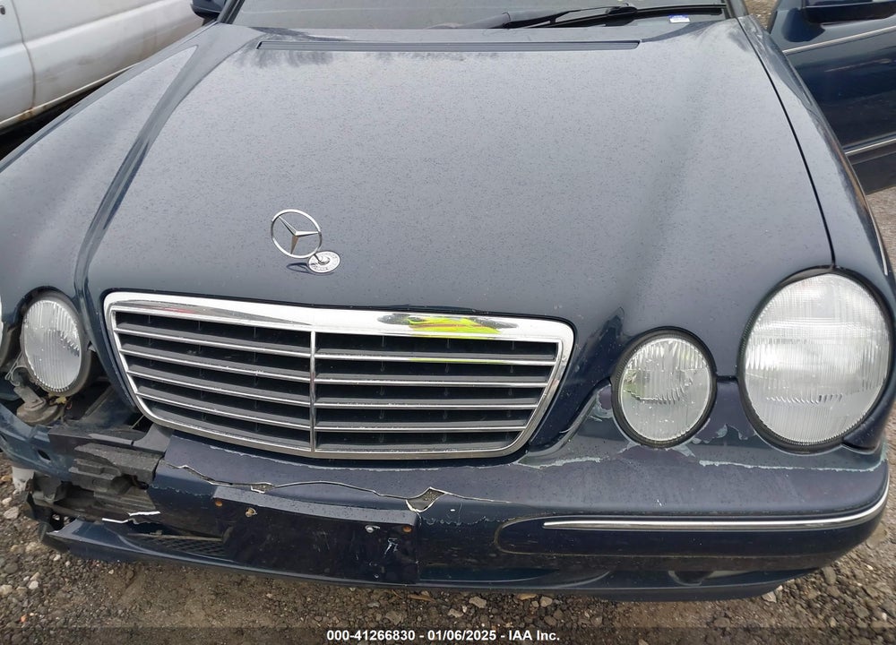 2001 MERCEDES-BENZ E 320 VIN: WDBJH82J11X054805