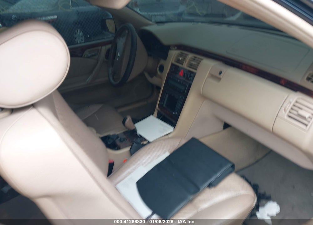 2001 MERCEDES-BENZ E 320 VIN: WDBJH82J11X054805