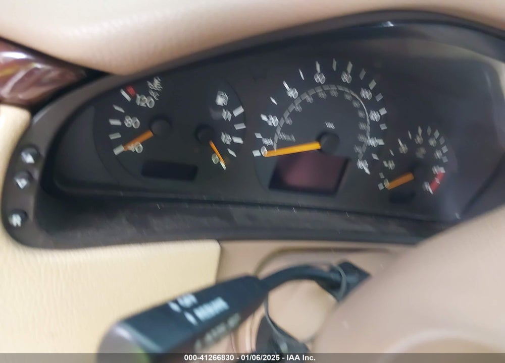 2001 MERCEDES-BENZ E 320 VIN: WDBJH82J11X054805