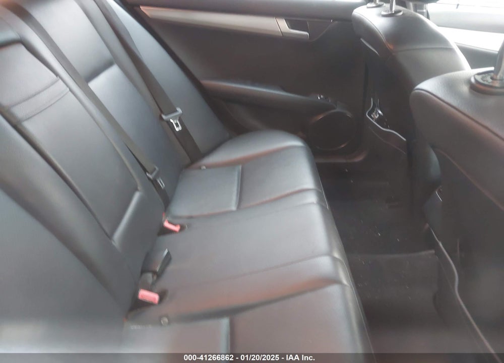 2013 MERCEDES-BENZ C 250 VIN: WDDGF4HBXDR263873