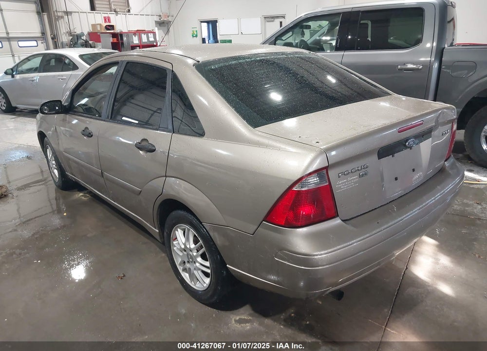 2005 FORD FOCUS ZX4 VIN: 1FAFP34N85W142670