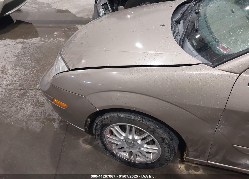 2005 FORD FOCUS ZX4 VIN: 1FAFP34N85W142670