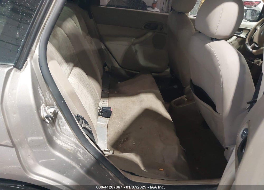 2005 FORD FOCUS ZX4 VIN: 1FAFP34N85W142670