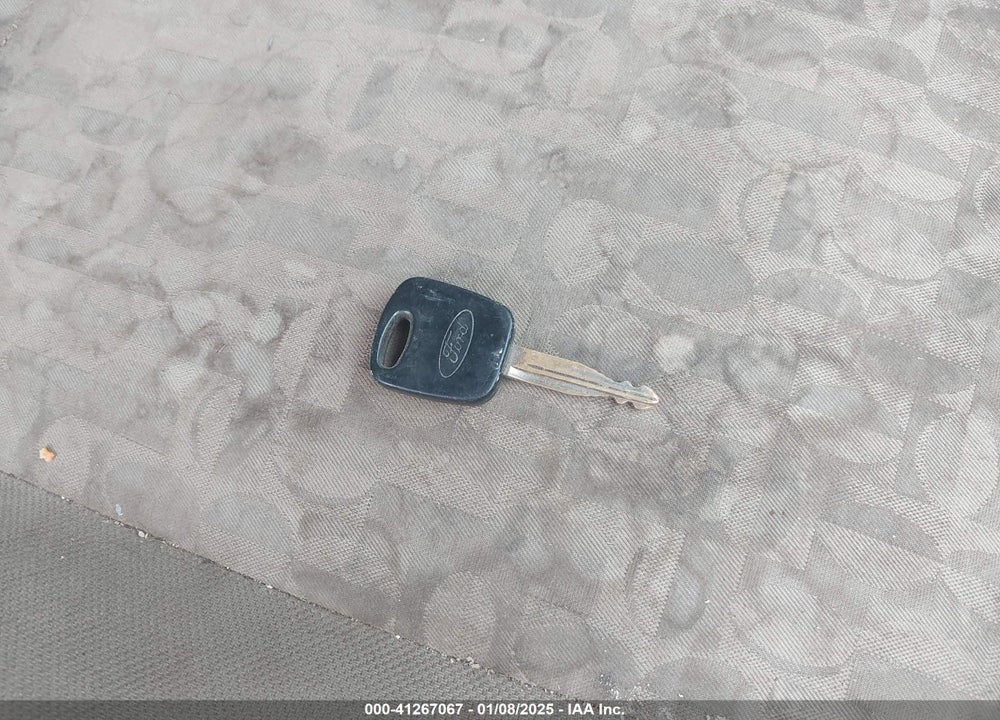 2005 FORD FOCUS ZX4 VIN: 1FAFP34N85W142670