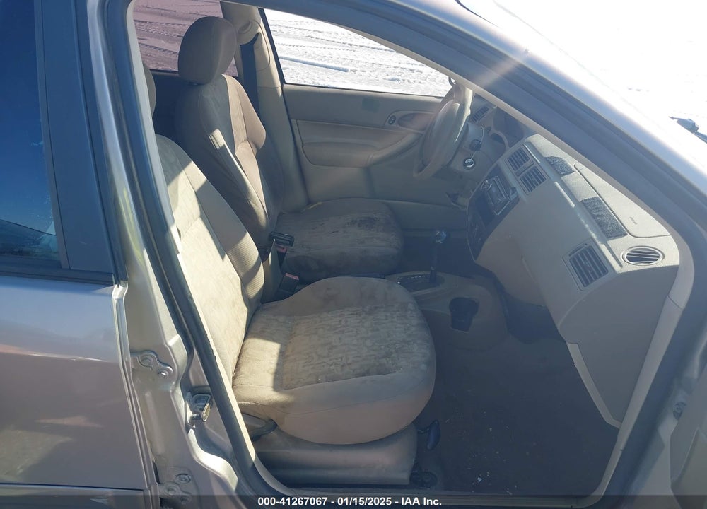 2005 FORD FOCUS ZX4 VIN: 1FAFP34N85W142670