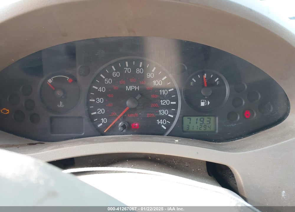 2005 FORD FOCUS ZX4 VIN: 1FAFP34N85W142670