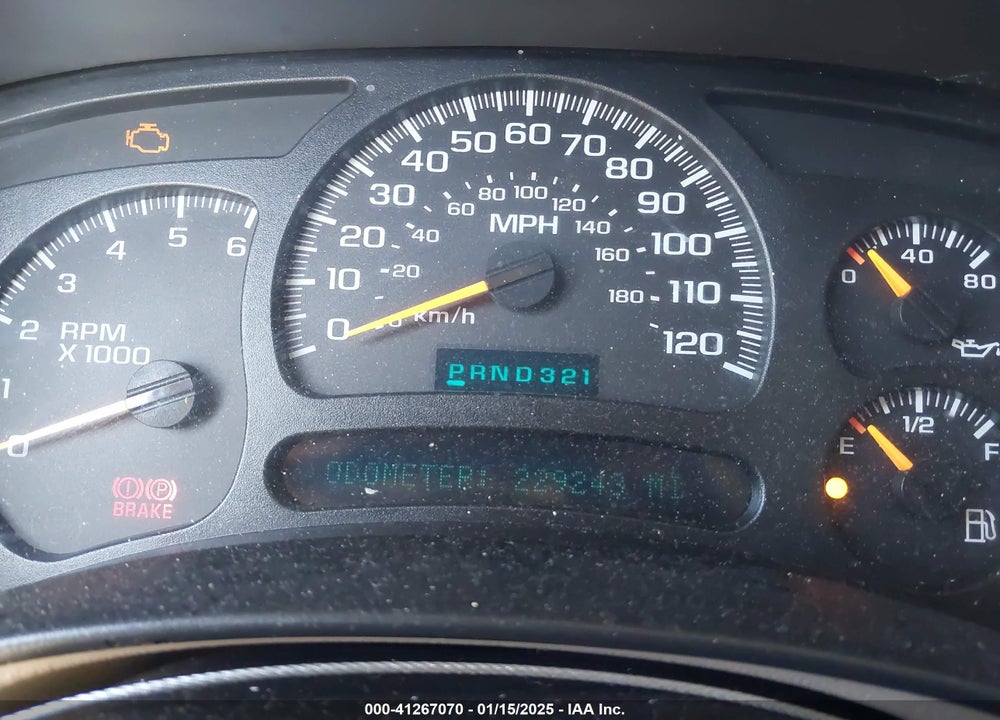 2005 CHEVROLET TAHOE LT VIN: 1GNEK13TX5R139378