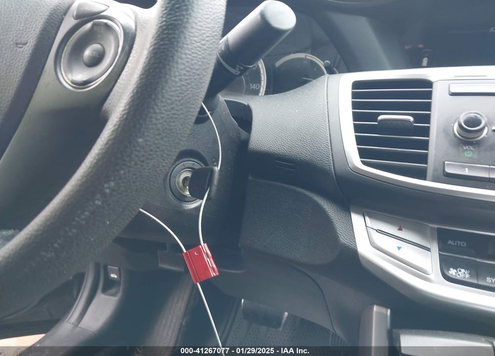 2014 HONDA ACCORD VIN: 1HGCR2F31EA261995