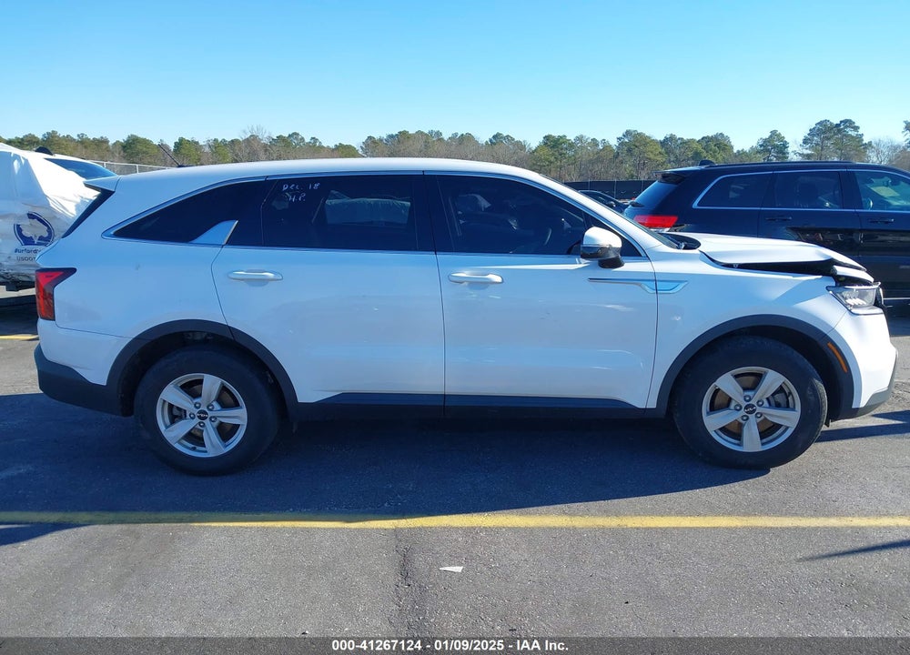 2022 KIA SORENTO LX VIN: 5XYRG4LC1NG098800