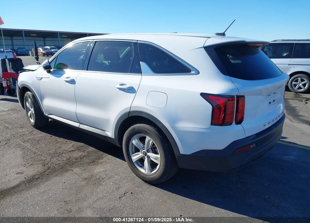2022 KIA SORENTO LX VIN: 5XYRG4LC1NG098800
