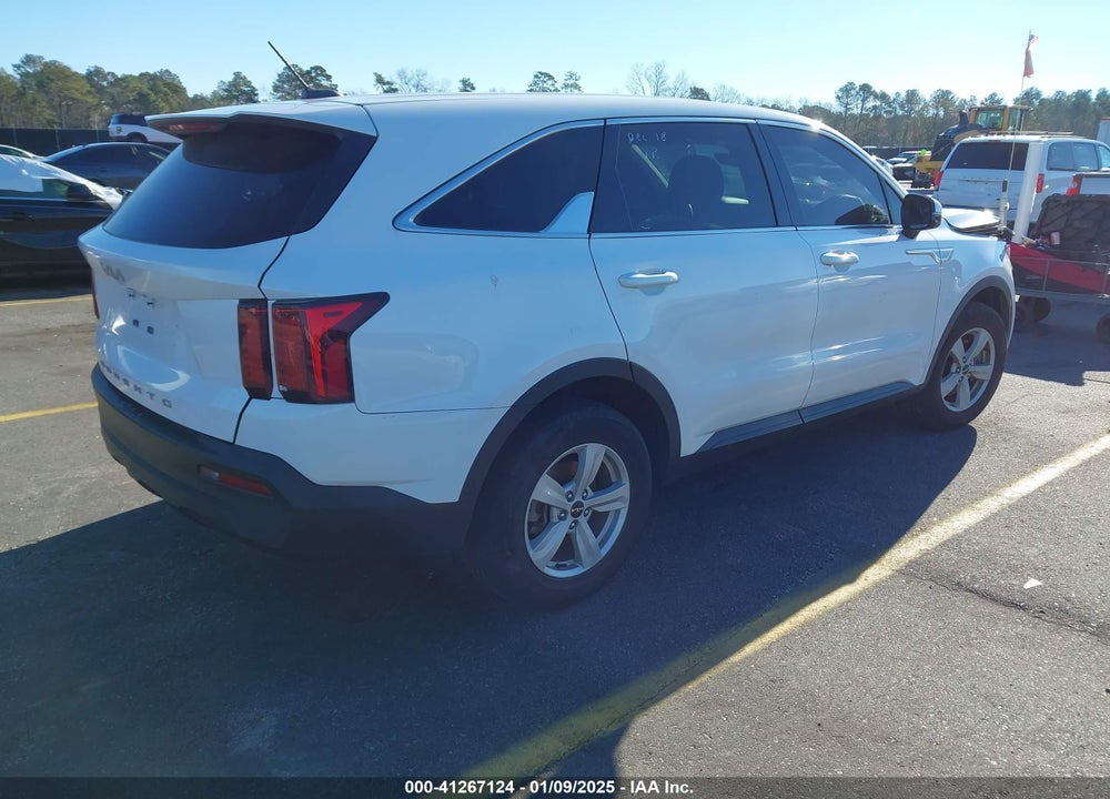 2022 KIA SORENTO LX VIN: 5XYRG4LC1NG098800