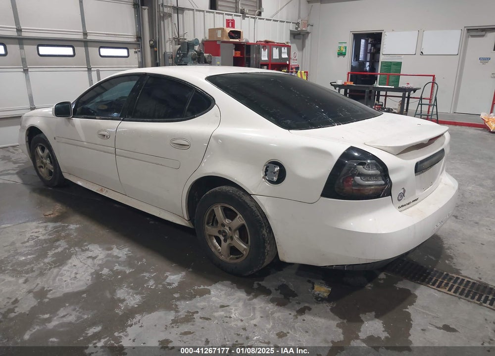 2006 PONTIAC GRAND PRIX VIN: 2G2WP552261160055