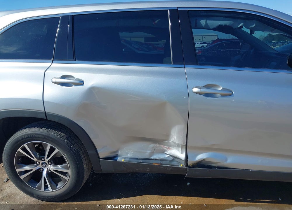 2019 TOYOTA HIGHLANDER LE VIN: 5TDZZRFH3KS292225
