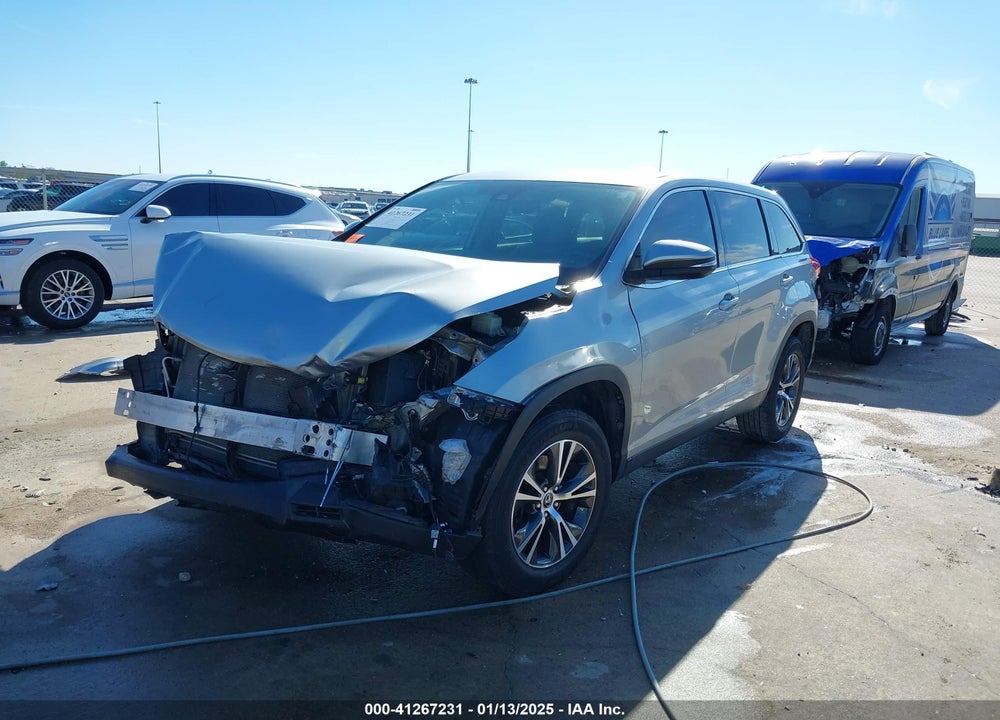 2019 TOYOTA HIGHLANDER LE VIN: 5TDZZRFH3KS292225