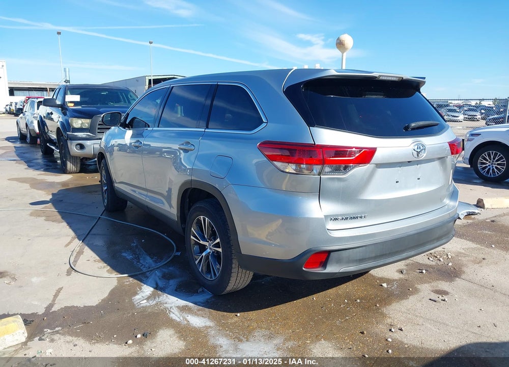 2019 TOYOTA HIGHLANDER LE VIN: 5TDZZRFH3KS292225