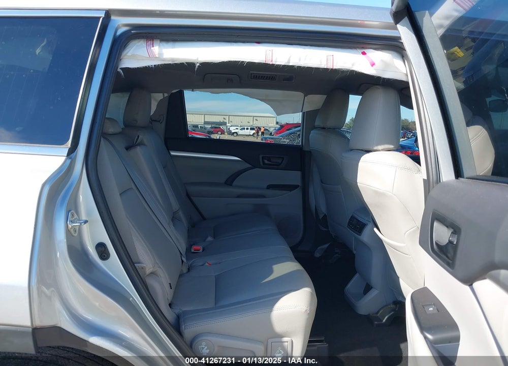 2019 TOYOTA HIGHLANDER LE VIN: 5TDZZRFH3KS292225