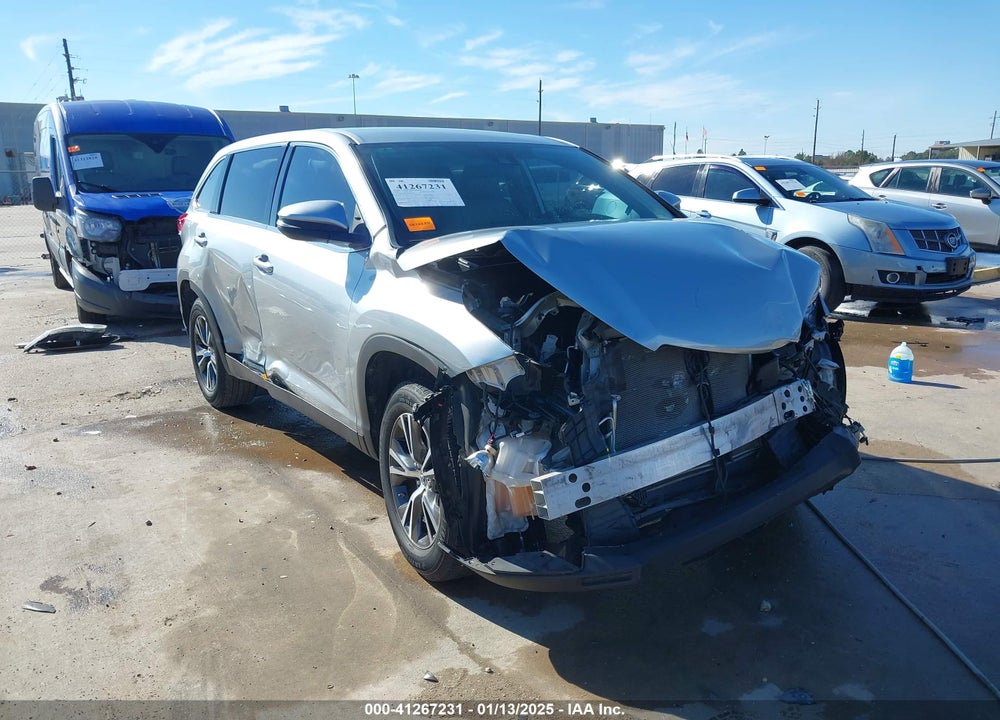 2019 TOYOTA HIGHLANDER LE VIN: 5TDZZRFH3KS292225