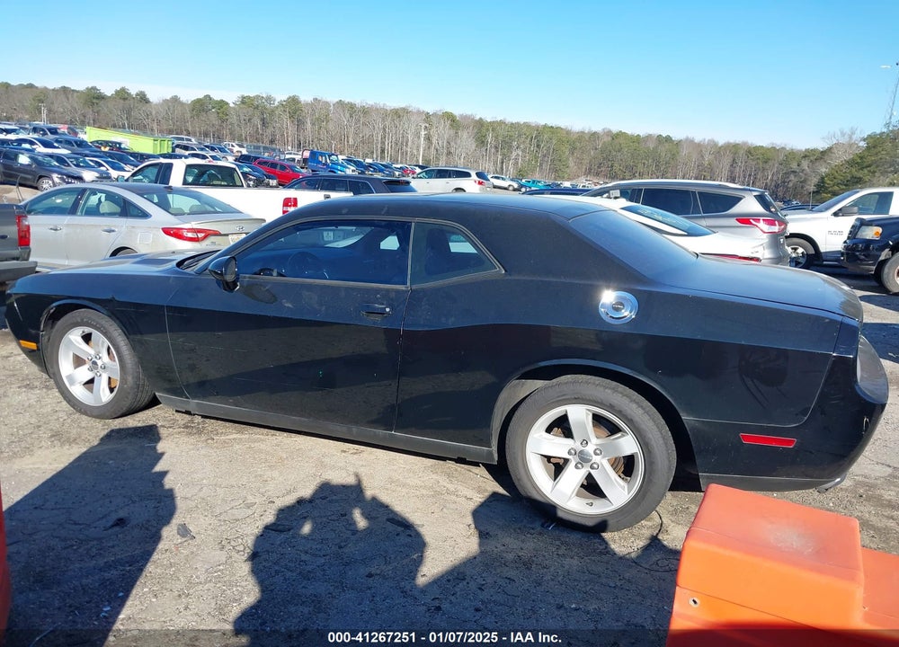 2013 DODGE CHALLENGER SXT VIN: 2C3CDYAG8DH609287