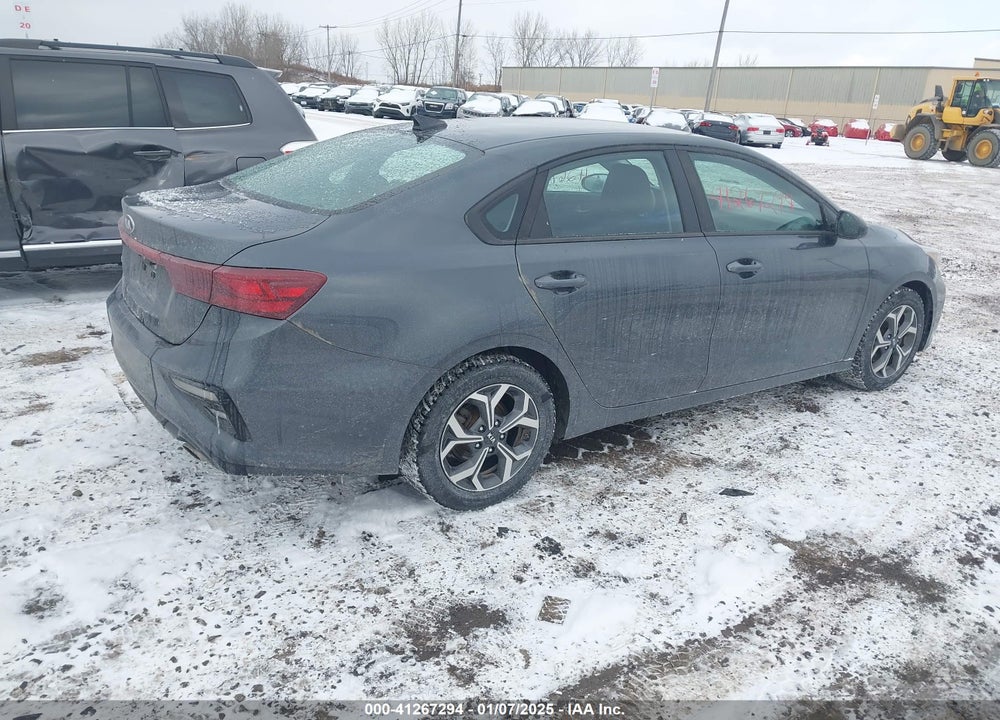 2019 KIA FORTE LXS VIN: 3KPF24AD9KE080888