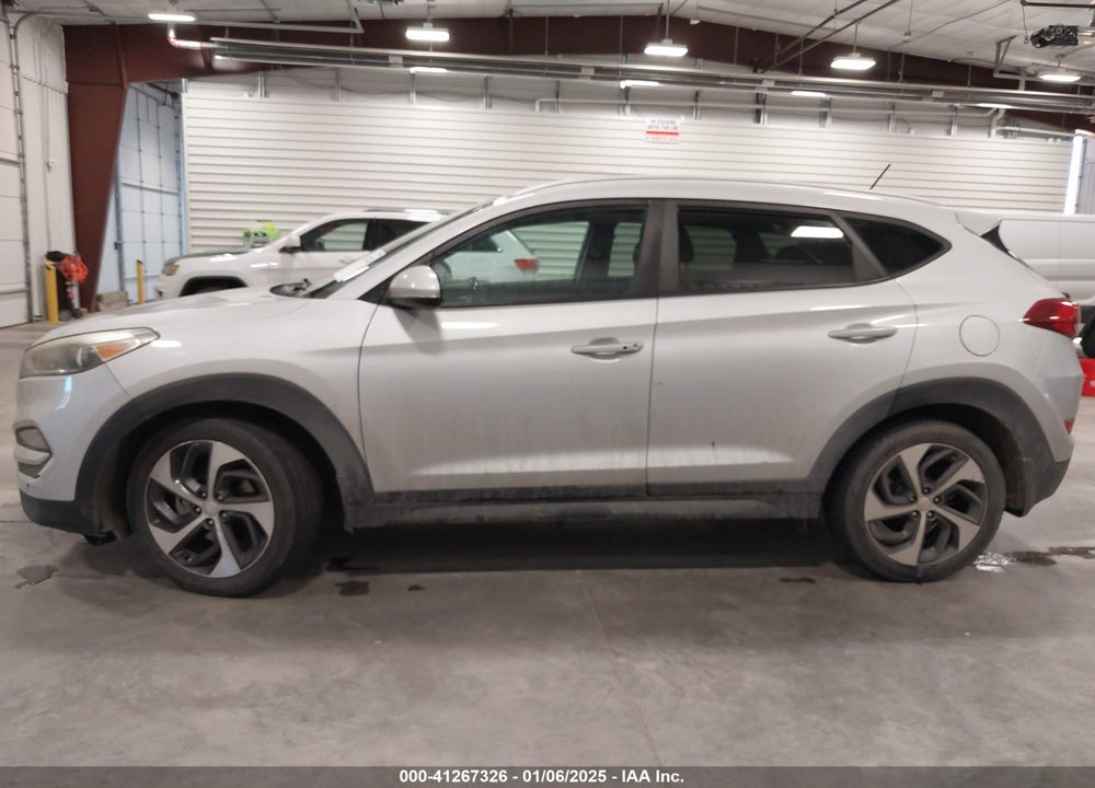 2016 HYUNDAI TUCSON SPORT VIN: KM8J3CA23GU038883