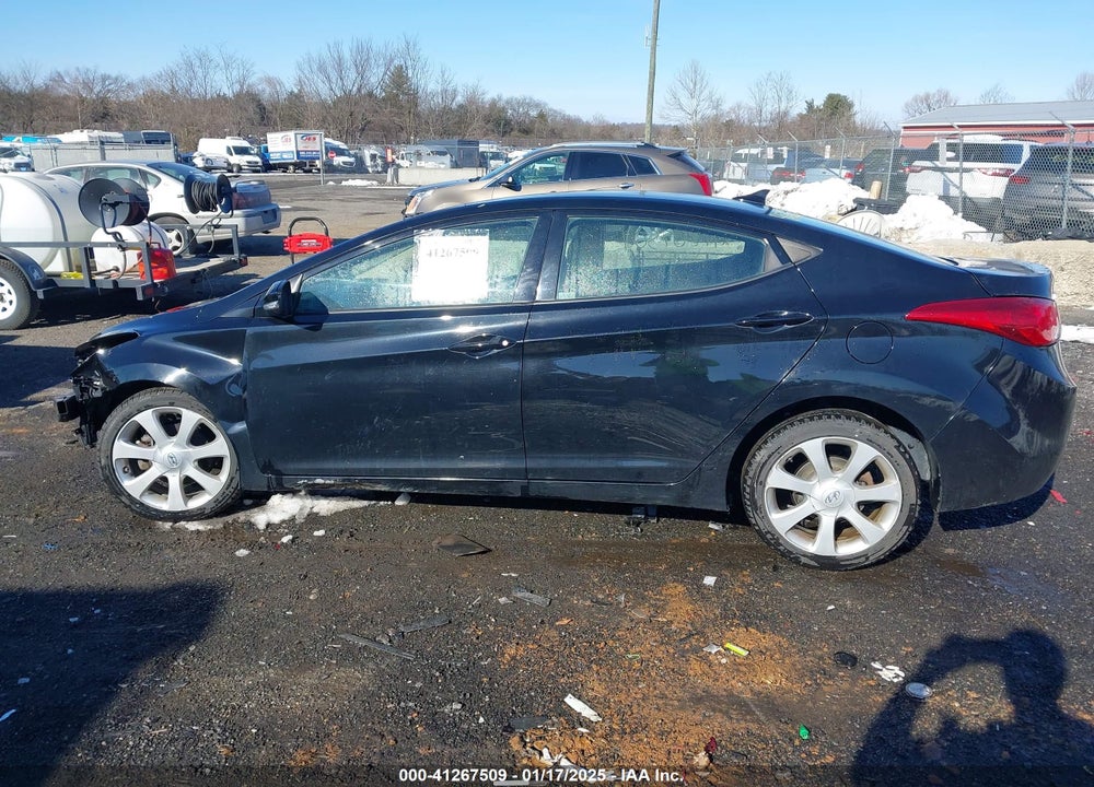 2013 HYUNDAI ELANTRA VIN: 5NPDH4AE6DH370499