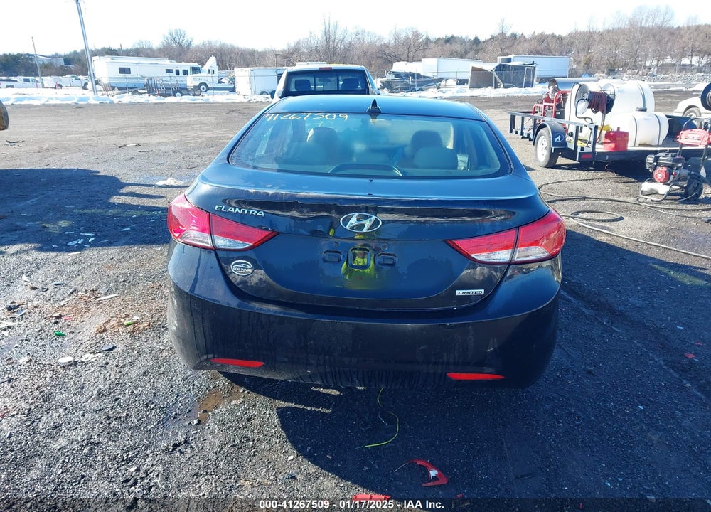2013 HYUNDAI ELANTRA VIN: 5NPDH4AE6DH370499