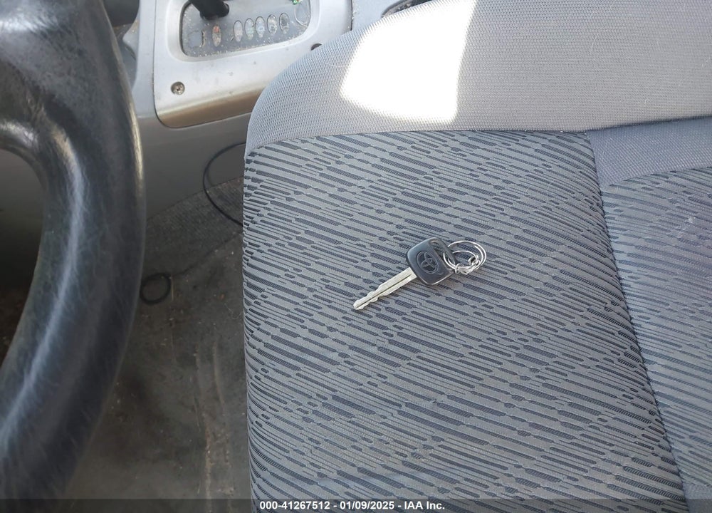 2002 TOYOTA RAV4 BASE (A4) VIN: JTEHH20V726021975