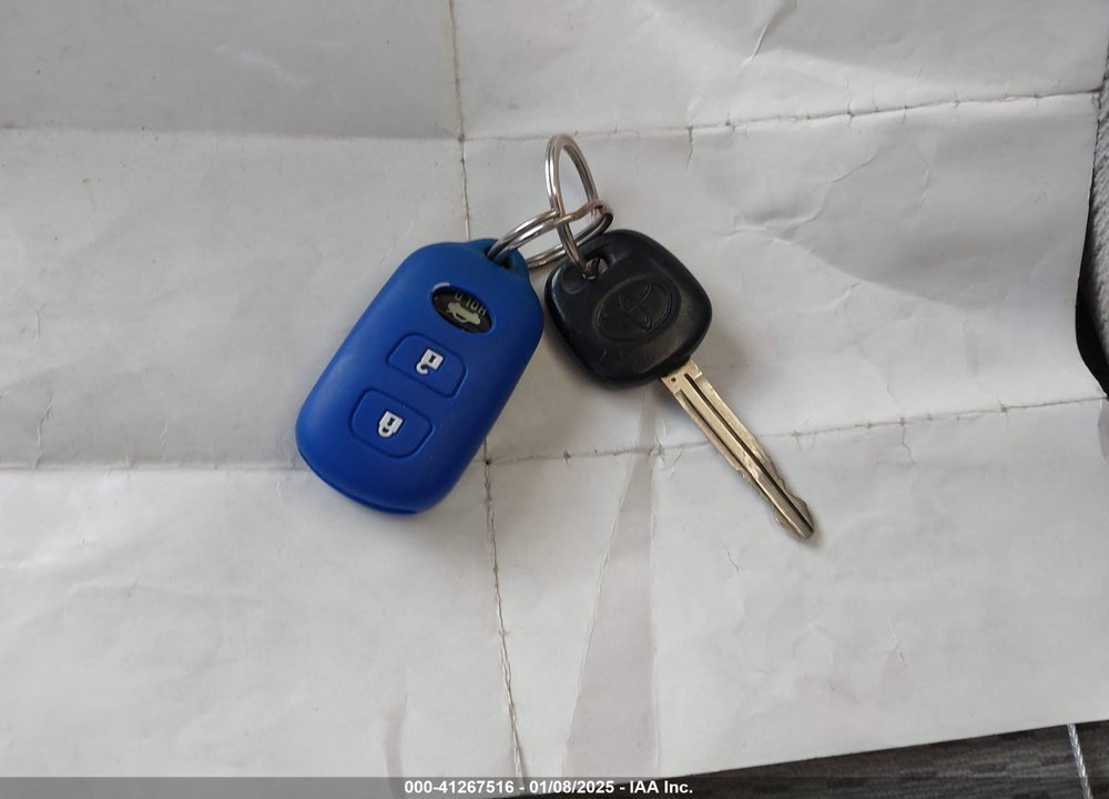 2004 TOYOTA CAMRY XLE VIN: 4T1BE32K24U823503