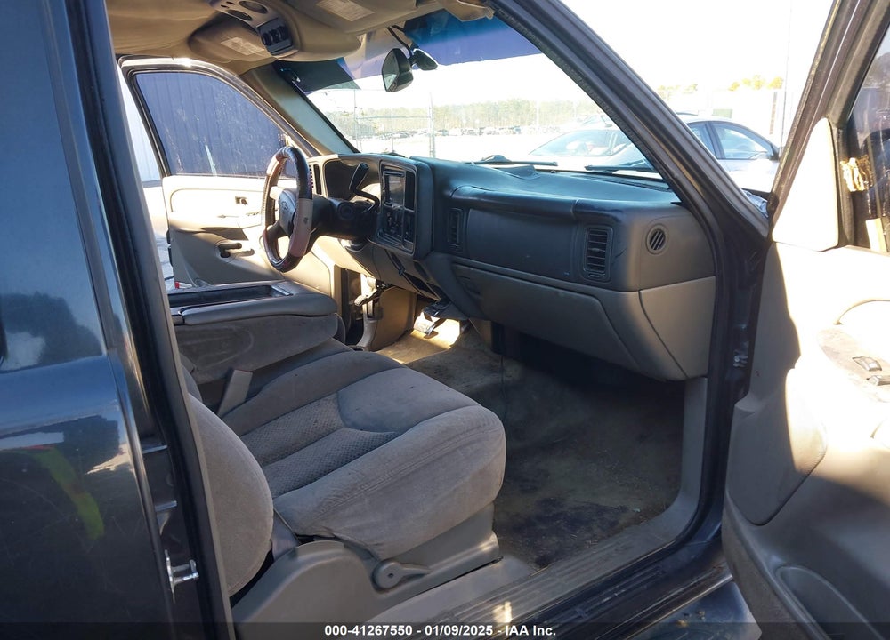 2004 CHEVROLET TAHOE LS VIN: 1GNEC13V94R288488