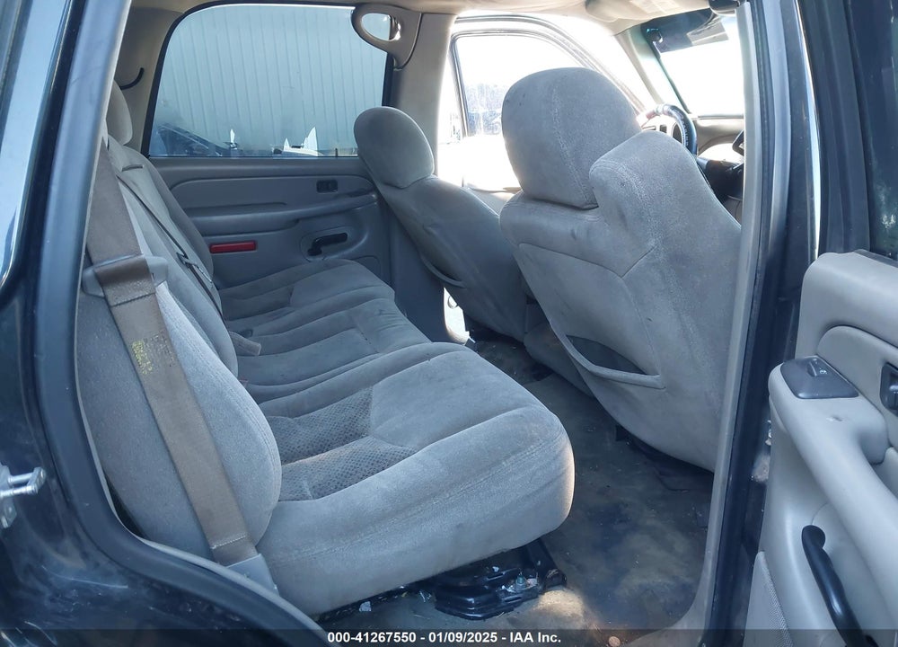 2004 CHEVROLET TAHOE LS VIN: 1GNEC13V94R288488