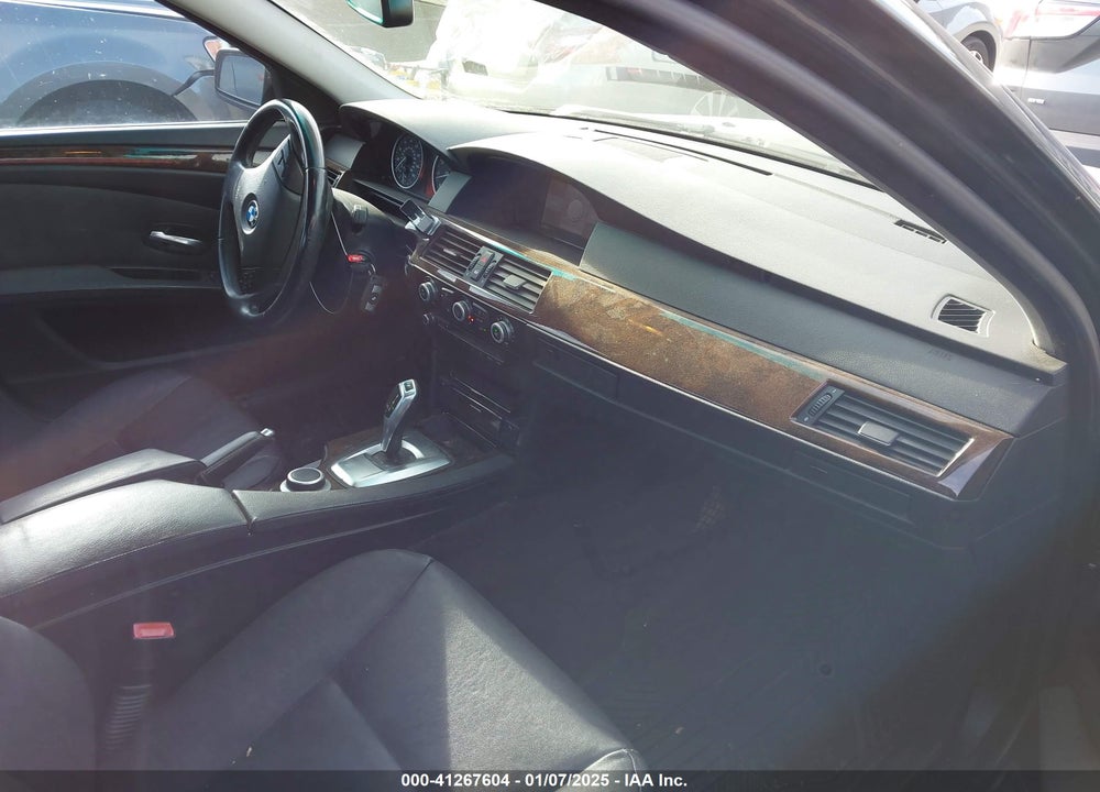 2008 BMW 528I VIN: WBANU53578CT09082