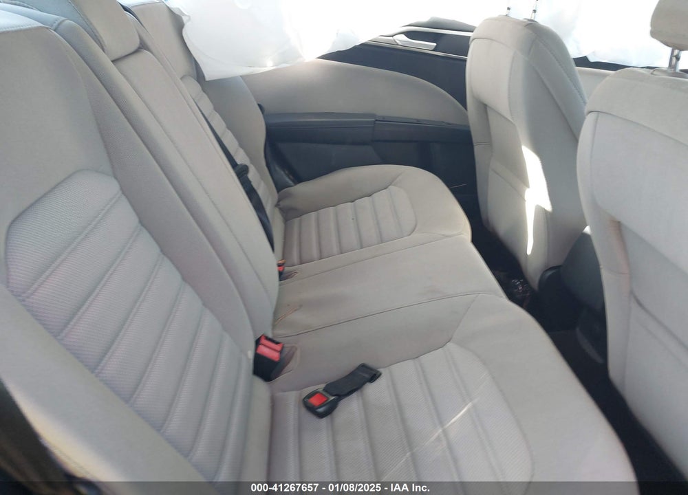 2017 FORD FUSION VIN: 3FA6P0G78HR369523