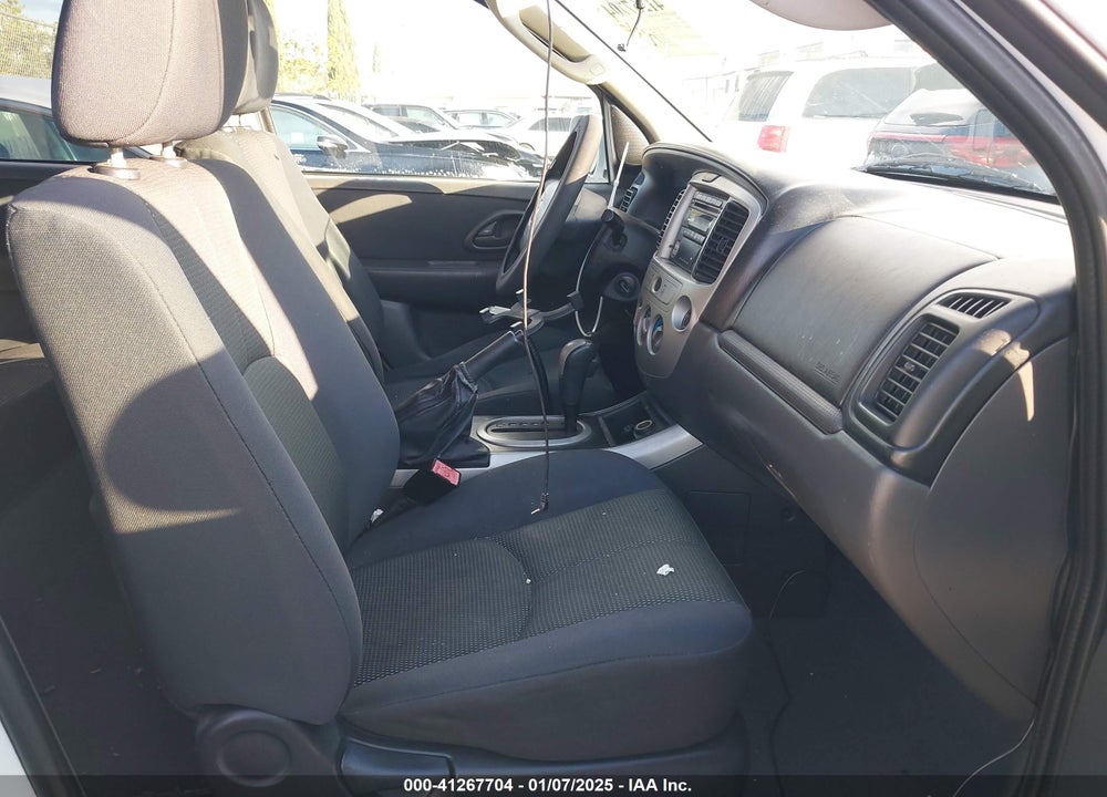 2005 MAZDA TRIBUTE S VIN: 4F2YZ04105KM01068
