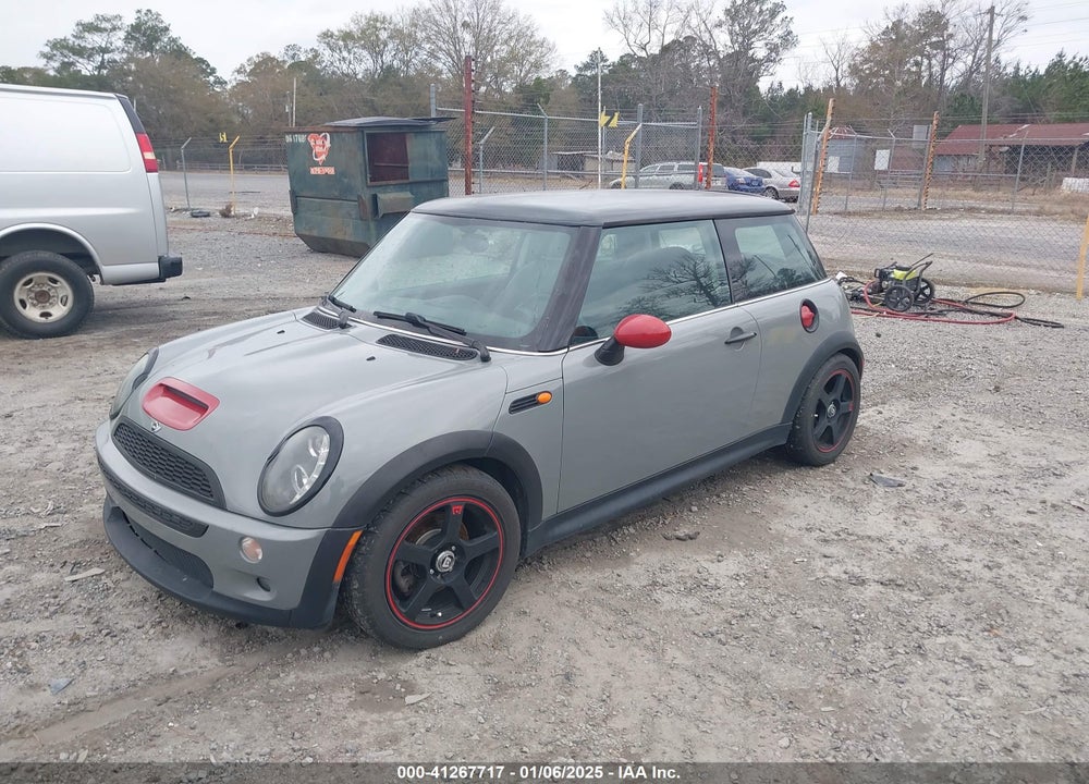 2004 MINI COOPER S VIN: WMWRE33434TD86894