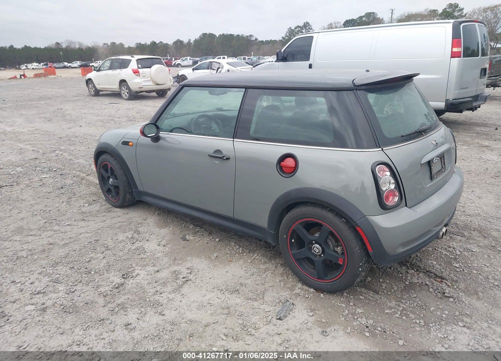 2004 MINI COOPER S VIN: WMWRE33434TD86894