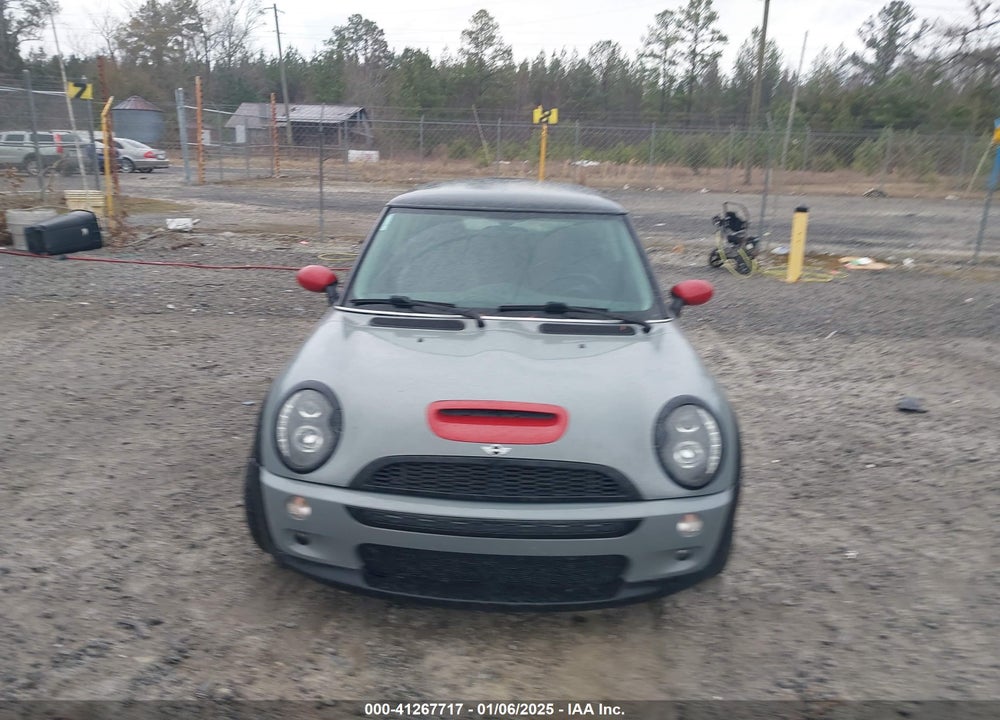 2004 MINI COOPER S VIN: WMWRE33434TD86894