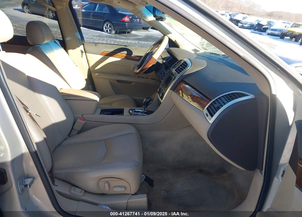2007 CADILLAC SRX V6 VIN: 1GYEE637270139585