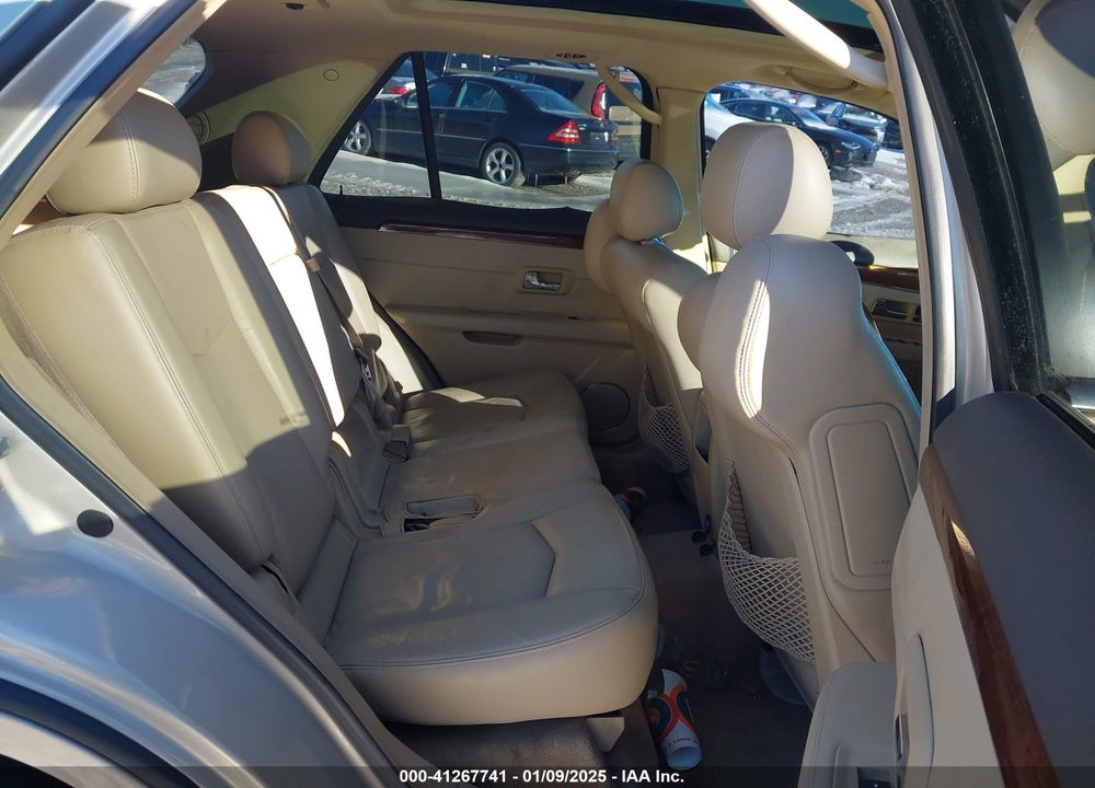 2007 CADILLAC SRX V6 VIN: 1GYEE637270139585