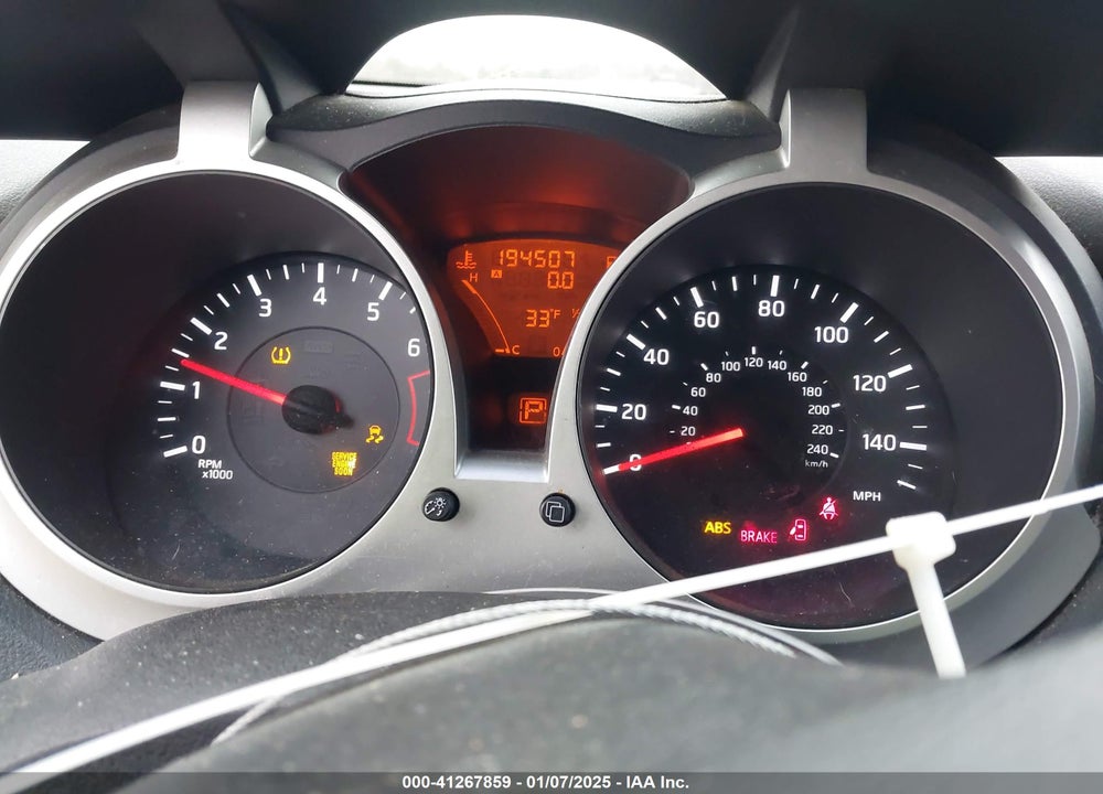 2011 NISSAN JUKE SV VIN: JN8AF5MR2BT001388