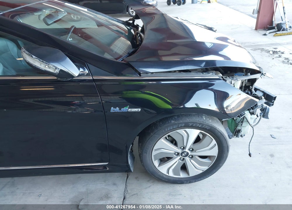 2013 HYUNDAI SONATA VIN: KMHEC4A44DA064673