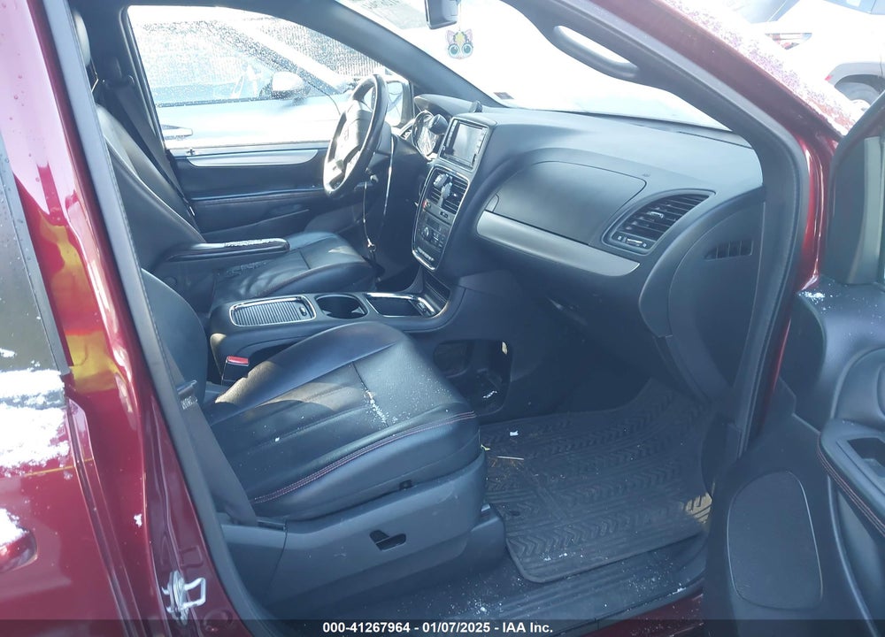 2017 DODGE GRAND CARAVAN GT VIN: 2C4RDGEG6HR574596