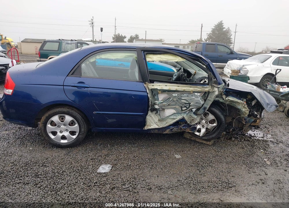 2009 KIA SPECTRA VIN: KNAFE222395590391